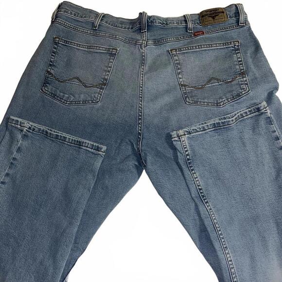 Wrangler Other - Wrangler Relaxed Bootcut Mens  W42 x L30 Classic Light Wash Blue Denim Jeans